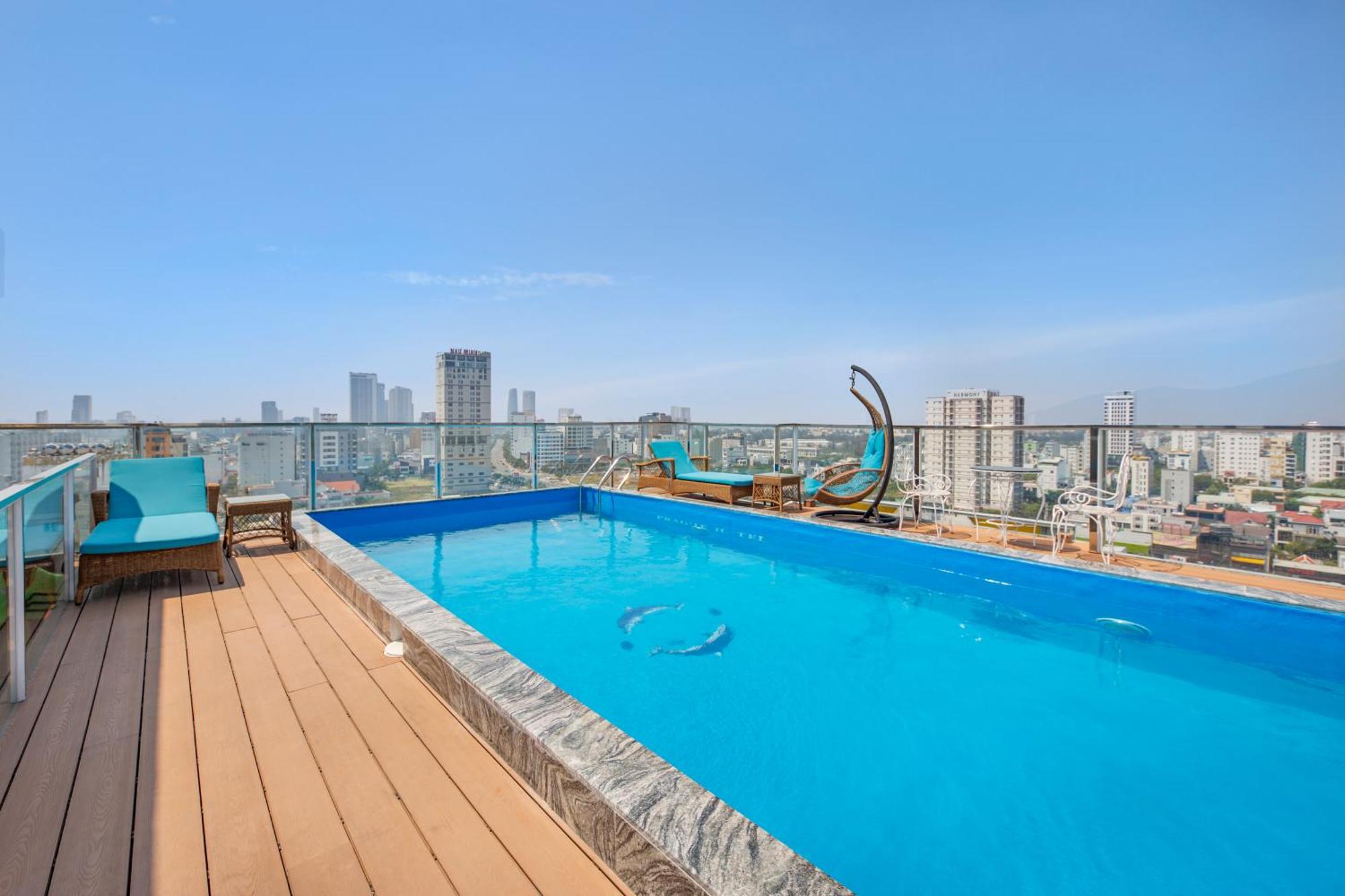 Prague Da Nang Beach Hotel Exteriör bild